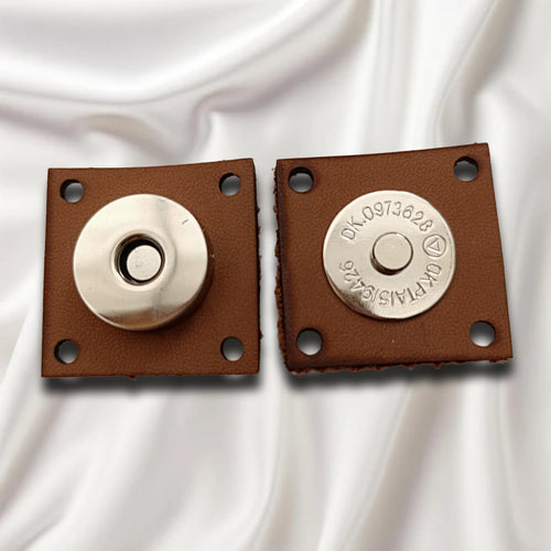 BROCHE IMANTADO CUADRADO
